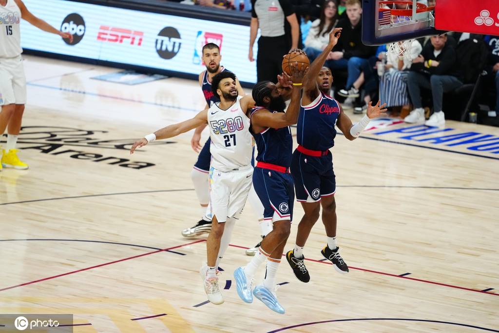 皇冠信用网最新地址_穆雷狂砍43+7哈登仅11分 掘金轻取快船拿到赛点