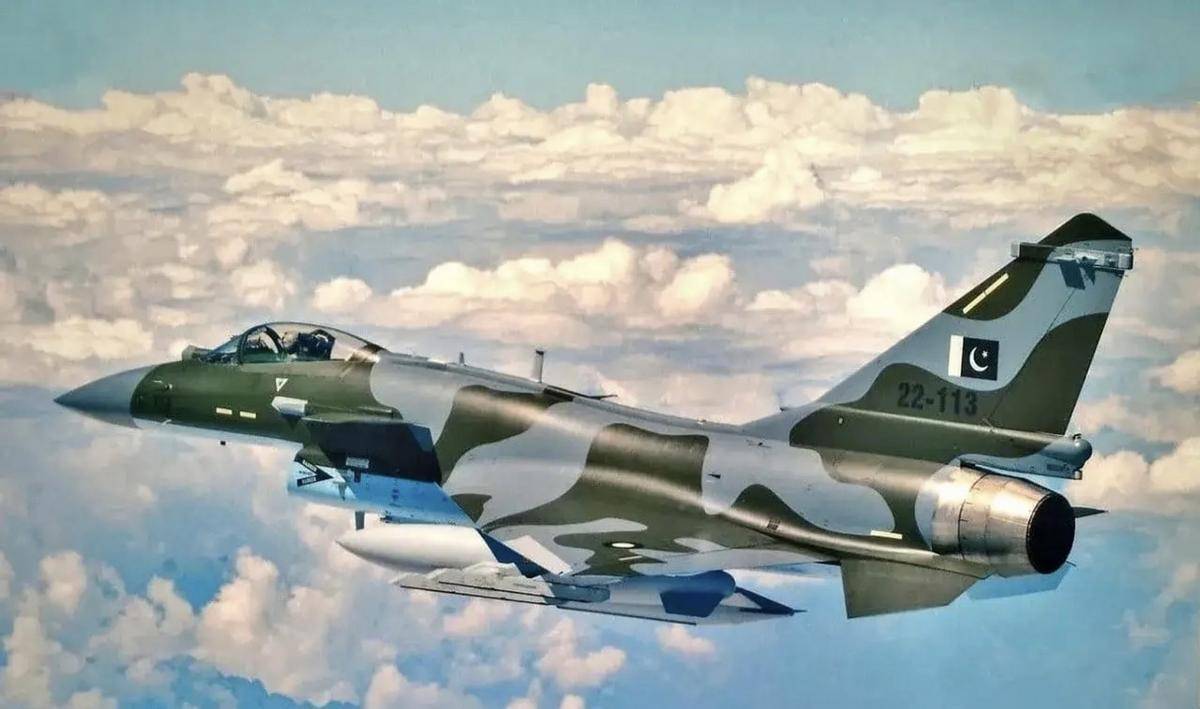 东南亚男排球联赛_俄军大运刚刚离开东南亚男排球联赛，伊朗军用机场突发爆炸，苏-35比歼-10先到货？