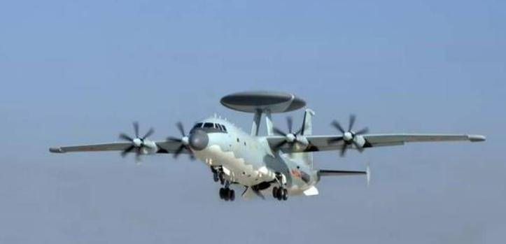 皇冠信用網开户_西方震惊!中国空军崛起!飞行员付出巨大:年训超200小时皇冠信用網开户,是美国军队近两倍