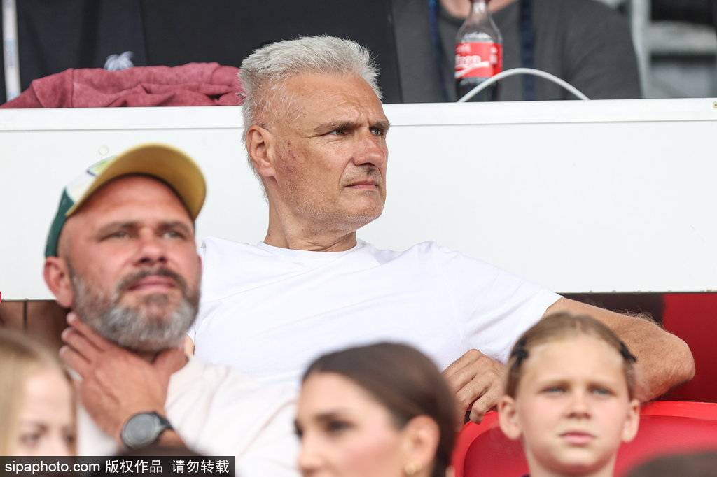 法国甲组联赛
_河南4-0大连英博:纳萨里奥的妙传与阿奇姆彭的绝妙射门