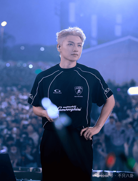 NBA篮球返水
_他俩没分手但被拍到吵架了NBA篮球返水
,吵得很凶......