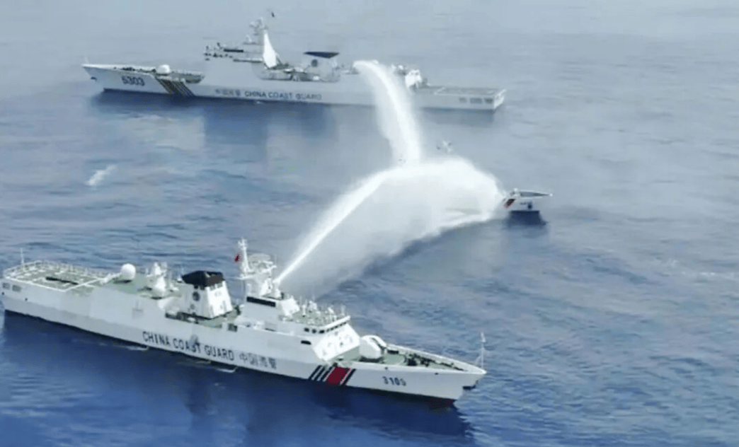 皇冠信用网代理注册
_南海爆发激烈对峙皇冠信用网代理注册
,菲方主力舰高速飙船,迎头撞上中国海警艇