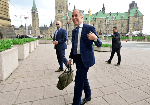 皇冠信用网出租
_特朗普深夜发文皇冠信用网出租
，宣布终止谈判！中国已接到通知，美亲密盟友倒戈？卡尼对华抛出橄榄枝