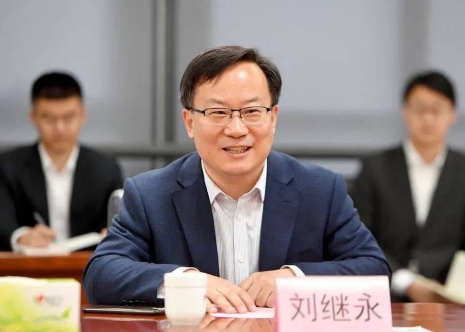 足球外围买球网站
_山东省委决定:刘继永、邹庆忠职务调整