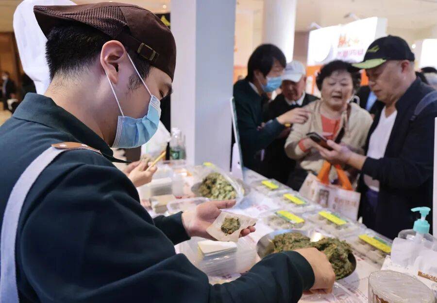 怎么申请皇冠信用網
_沪上著名演员集体现身!全员哽咽全场动容怎么申请皇冠信用網
,有人不惜为它抵押房产!面世在即,最新剧透