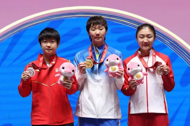 皇冠信用开户
_再次与女单冠军擦肩皇冠信用开户
,孙颖莎难掩失落,王曼昱说“彼此更强了” 道尽英雄相惜