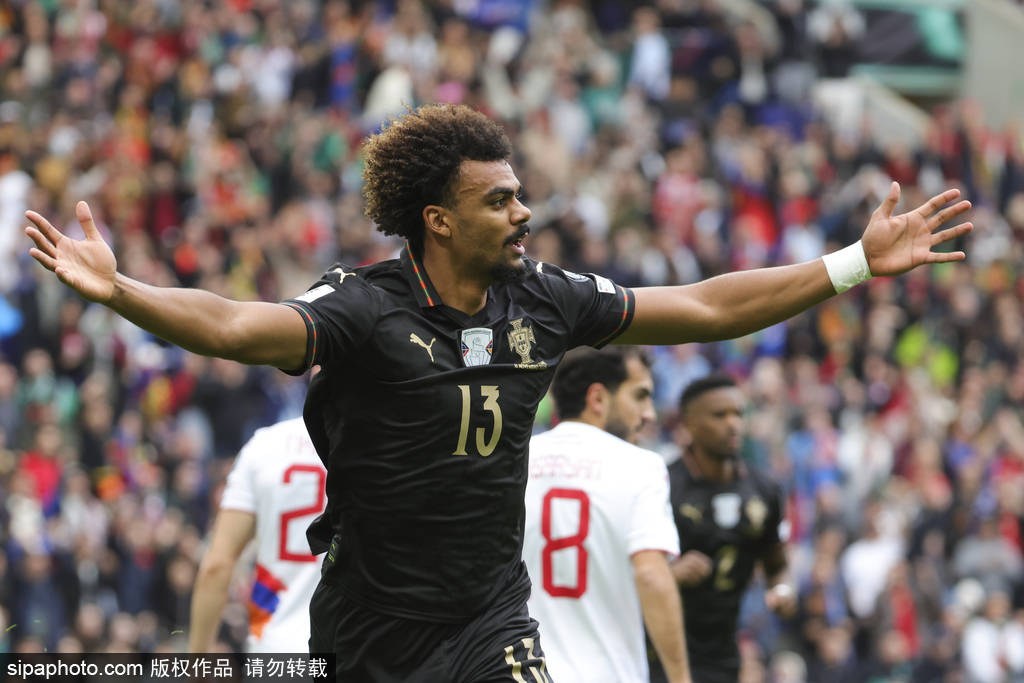 皇冠信用网开户
_直通世界杯皇冠信用网开户
!世预赛-C罗停赛B费戴帽 葡萄牙9-1亚美尼亚