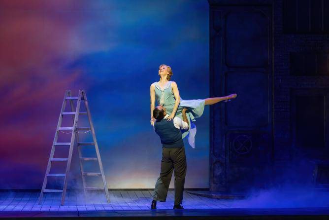 体育皇冠信用網
_每场演出要用6吨温水体育皇冠信用網
,原版音乐剧《雨中曲》将在成都上演