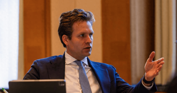 洲际附加赛1组
_自食恶果?荷兰公开宣布制裁中国洲际附加赛1组
,各个公司芯片受损,中国的反应令人意想不到!欧洲收到重要信号