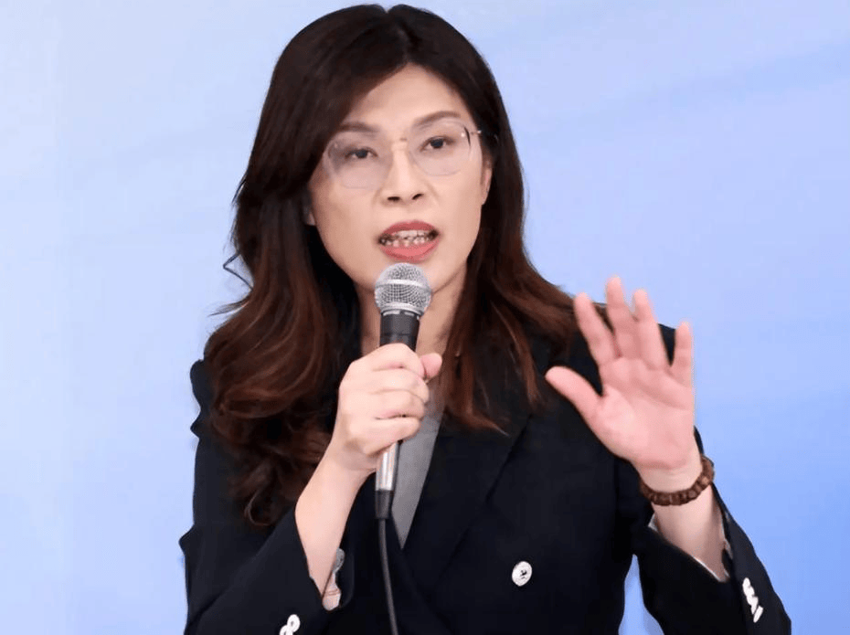 皇冠信用网怎么开户_解放军围台第1天皇冠信用网怎么开户,台军喊出备战,郑丽文痛批赖清德:把路走绝了!