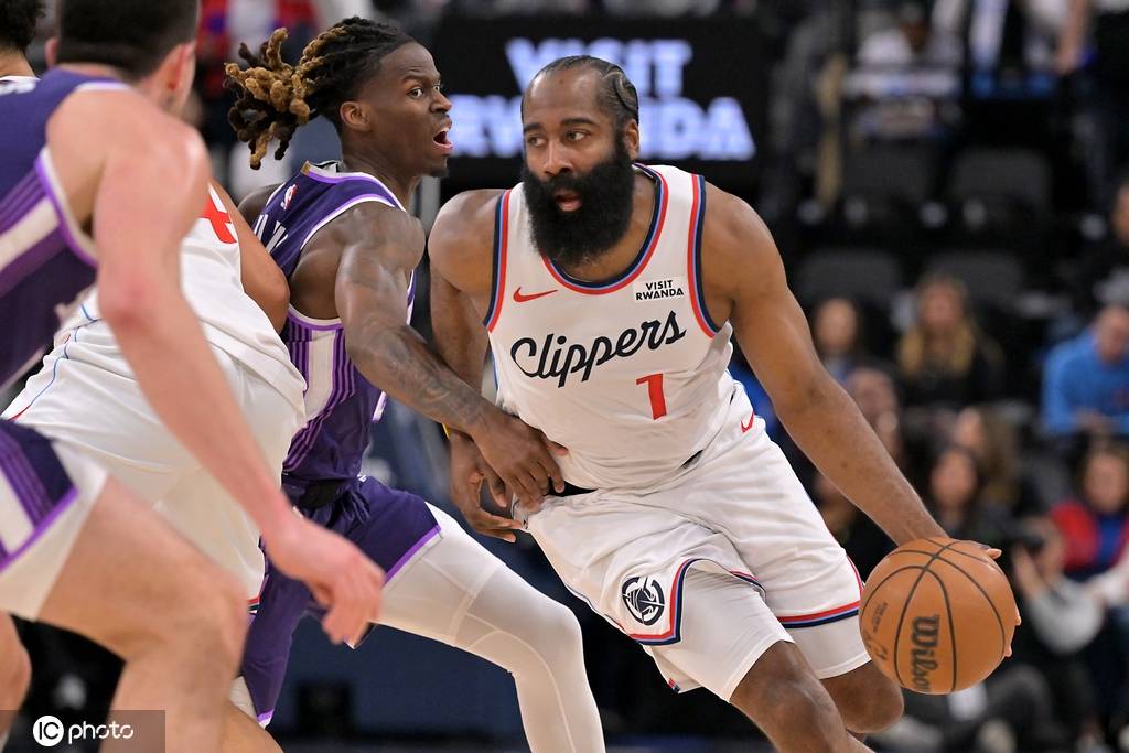 皇冠信用网代理如何注册_伦纳德33+5+5哈登21分 快船41分狂胜国王收获5连胜