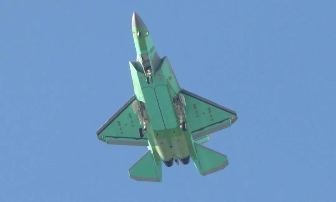 皇冠信用网网址_中国歼-35开启爆兵模式皇冠信用网网址！加速生产的新歼-35有哪些惊喜