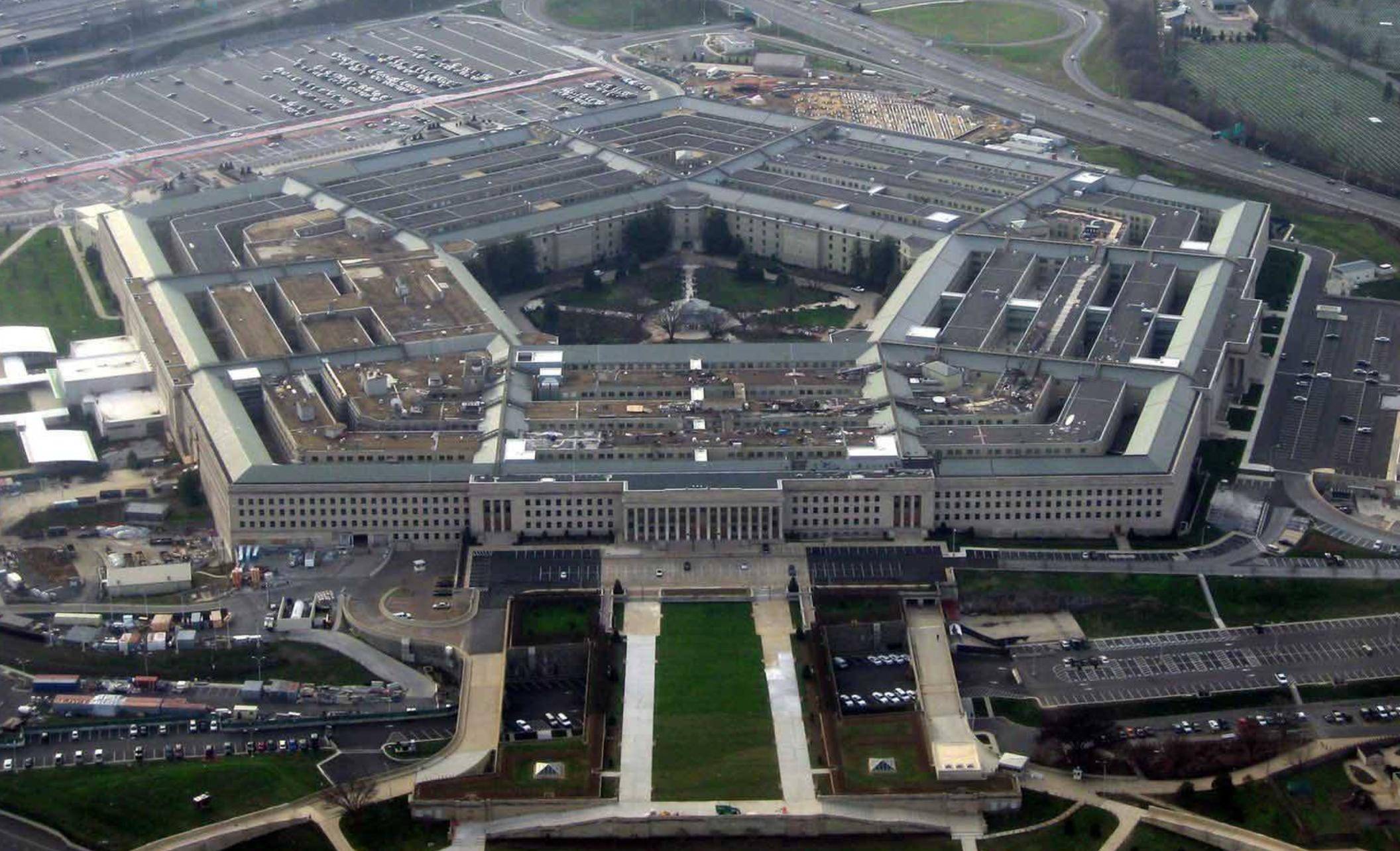 皇冠信用盘申请_登上访华专机前皇冠信用盘申请，加拿大总理卡尼公开警告特朗普，尊重格陵兰岛和丹麦的主权！