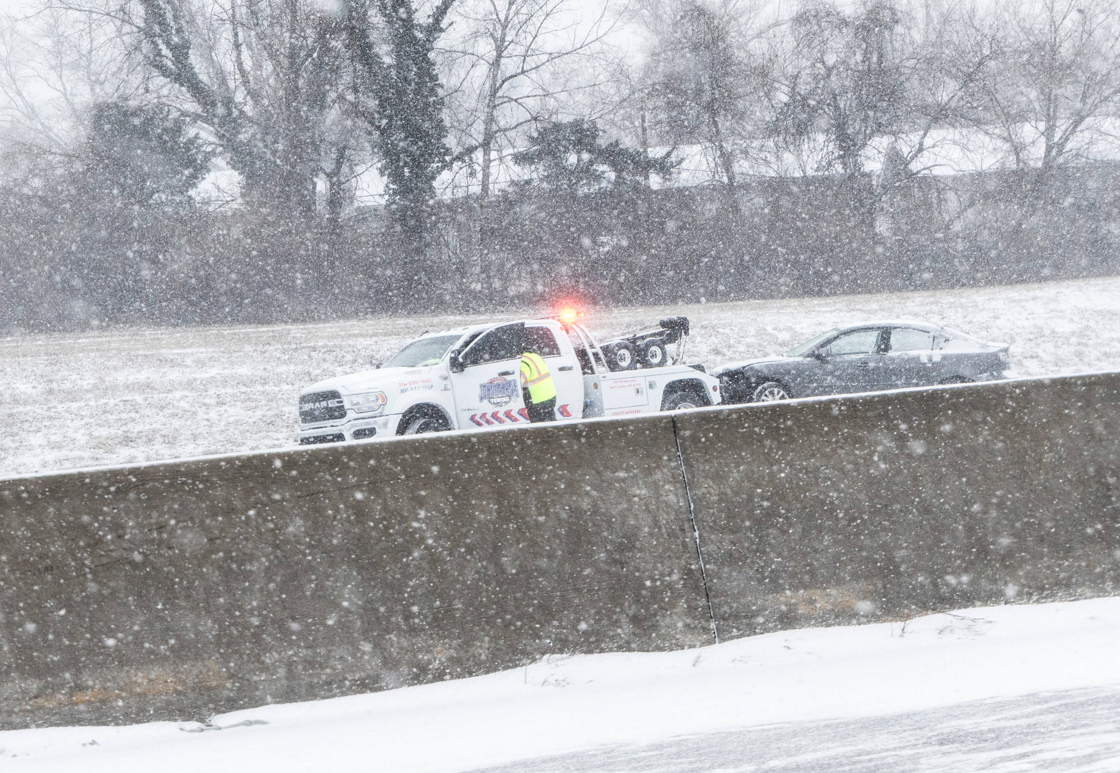皇冠信用网在线申请_(外代一线)冬季风暴来袭 美国22个州进入紧急状态
