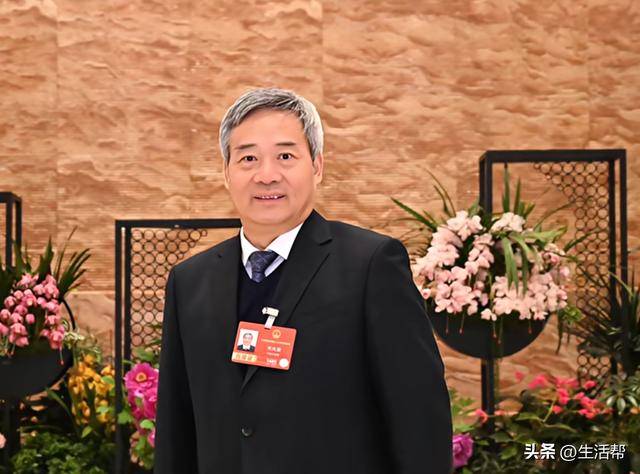 皇冠会员如何申请 _人大代表建议：适当降低法定结婚年龄皇冠会员如何申请 ，鼓励适龄群体早生早育