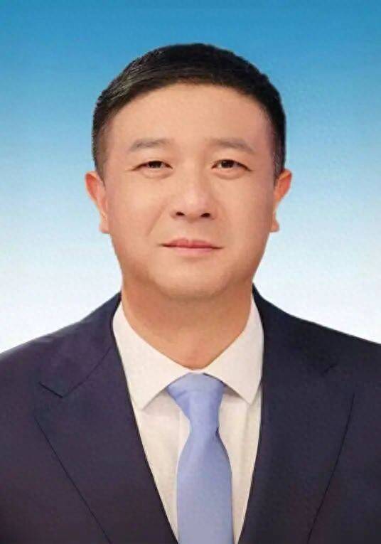 皇冠信用版
_武汉市人民政府副市长、党组成员张斐 皇冠信用版
,已履新市委常委、常务副市长;曾任武汉市江夏区委书记等职